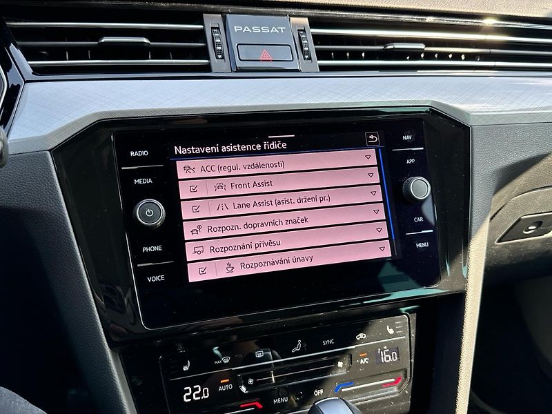 Volkswagen Passat Business 2.0 TDI 110 kW DSG Va - fotka 23 z 26
