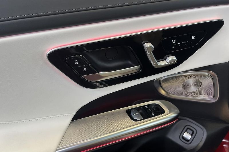 Mercedes-Benz CLE 300 4M AMG Pano HuD Burm Venti - fotka 15 z 21