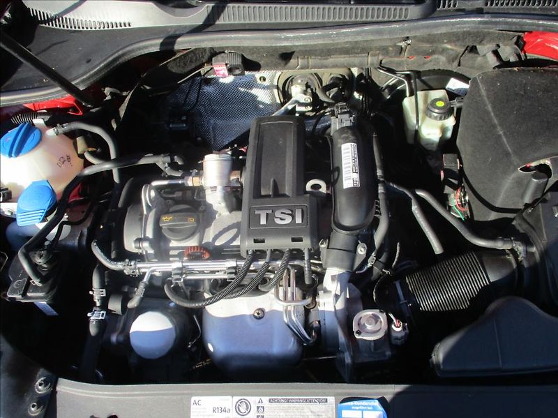 Volkswagen Golf 1,2 TSI, 77kW,servis,aut.klima - fotka 20 z 33