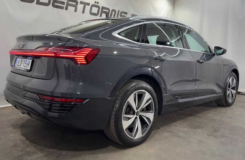 Audi Q8 e-tron 55 Sportback Q SoH 93% Kam LED - fotka 6 z 25