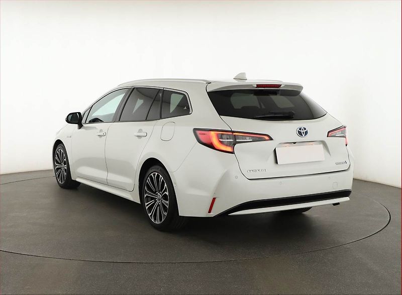 Toyota Corolla (2019) 1.8 Hybrid, Automat, ČR,1.maj - fotka 4 z 15