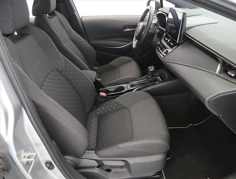 Toyota Corolla (2023) 1.8 Hybrid, digi klima - fotka 9 z 22