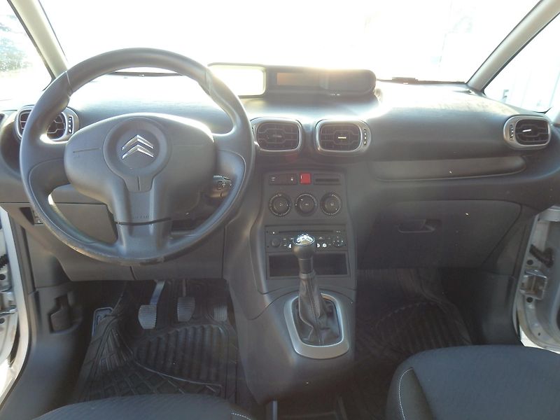 Citroën C3 Picasso 1.4i KLIMATIZACE, ESP - fotka 13 z 15