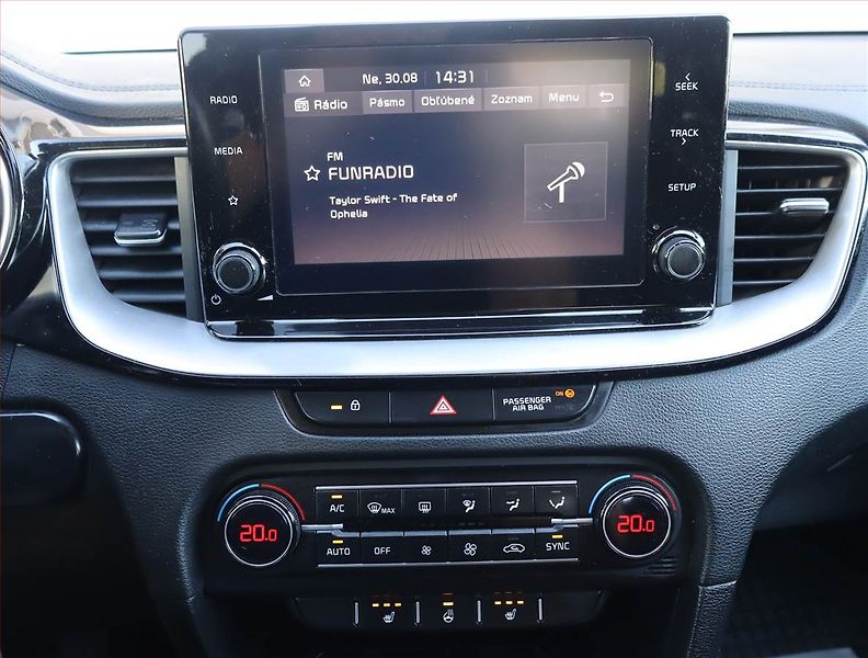 Kia Ceed (2022) Gold 1.6 CRDi MHEV, Serv.kniha - fotka 12 z 20