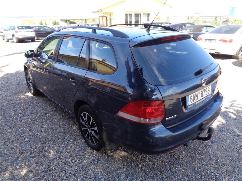 Volkswagen Golf Variant 1,6 - fotka 7 z 22