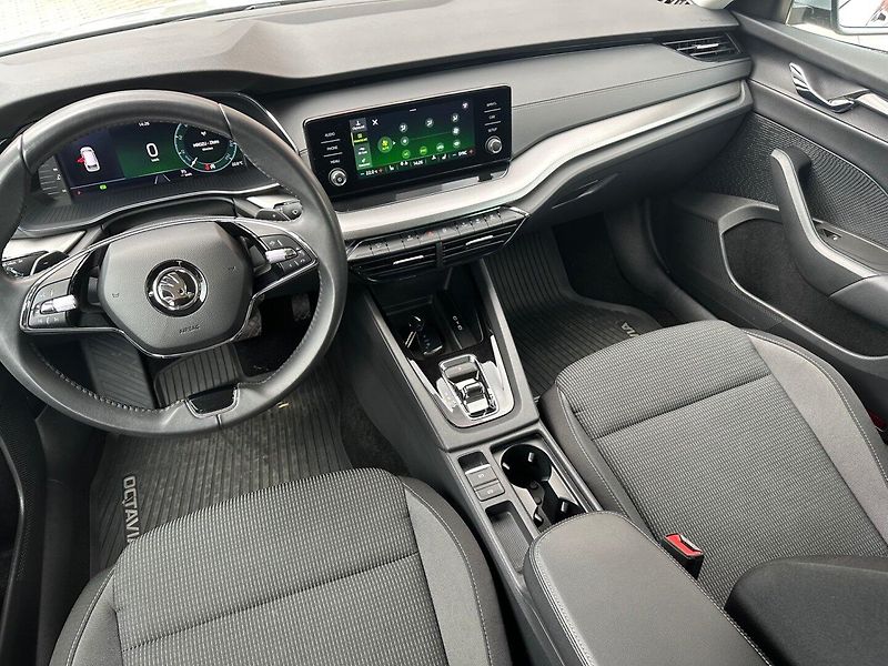 Škoda Octavia 2.0TDI 85kW DSG - ČR - fotka 11 z 27