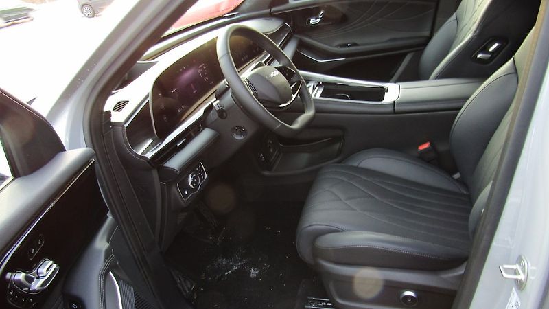 Omoda Ostatní Premium AWD - fotka 9 z 9