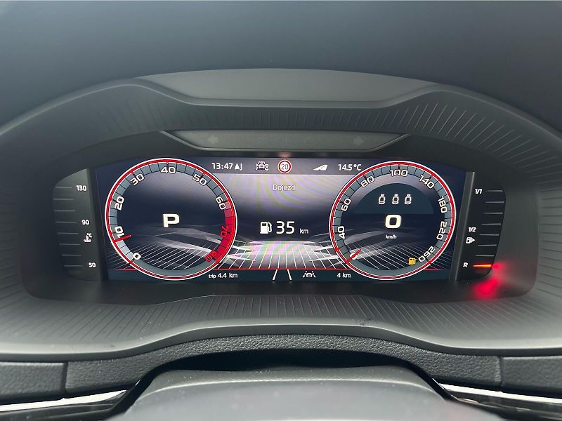 Škoda Karoq SPORTLINE 1,5 TSI 110 kW DSG - fotka 13 z 30