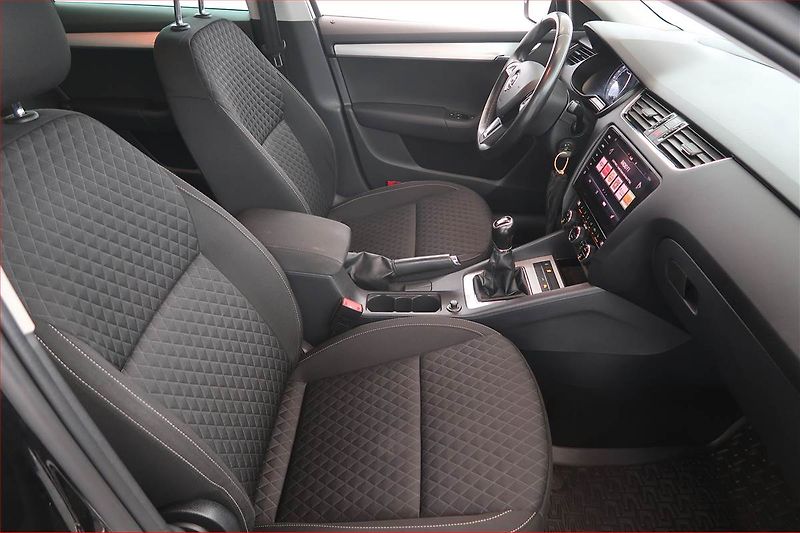 Škoda Octavia (2017) 2.0 TDI, Navi, Tempomat - fotka 9 z 18