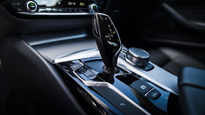 BMW Řada 5 (2017) BMW 520d xDrive Limousine - fotka 24 z 43