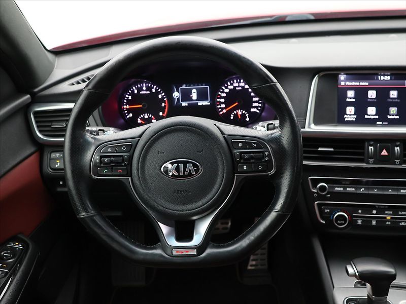 Kia Optima 2,0 T - GDI 180kW GT CZ - fotka 17 z 28