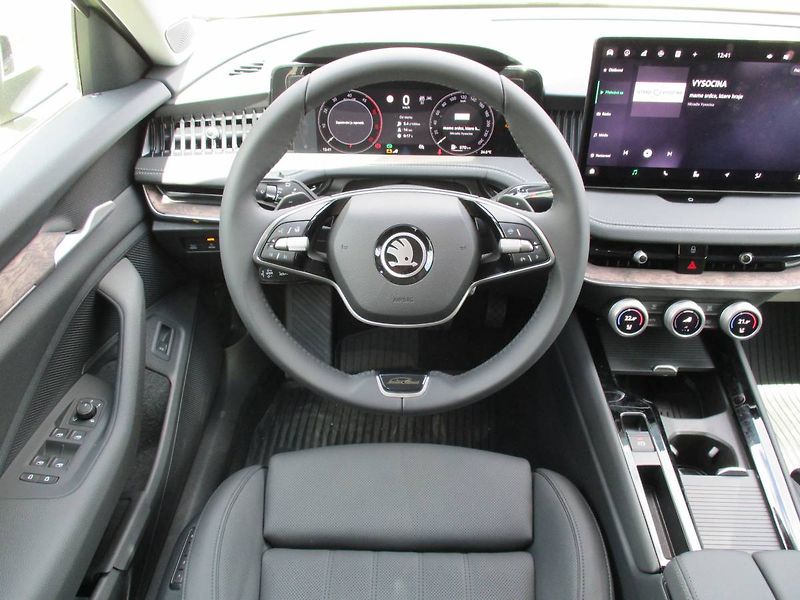 Škoda Superb Combi L&K 2,0TDI/110kW DSG7/P0 - fotka 10 z 15