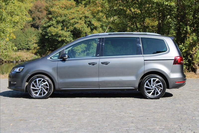 Volkswagen Sharan 2.0 TDI / 135kW / DSG / SOUND - fotka 6 z 49