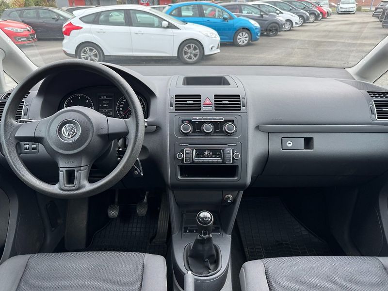 Volkswagen Touran (2012) Trendline 1.6 TDI 77kW - fotka 19 z 31