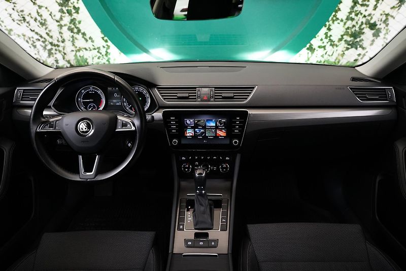 Škoda Superb - fotka 5 z 27