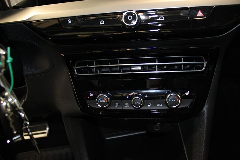 Opel Mokka Edition Hybrid 1.2 TURBO 107kW - fotka 12 z 13