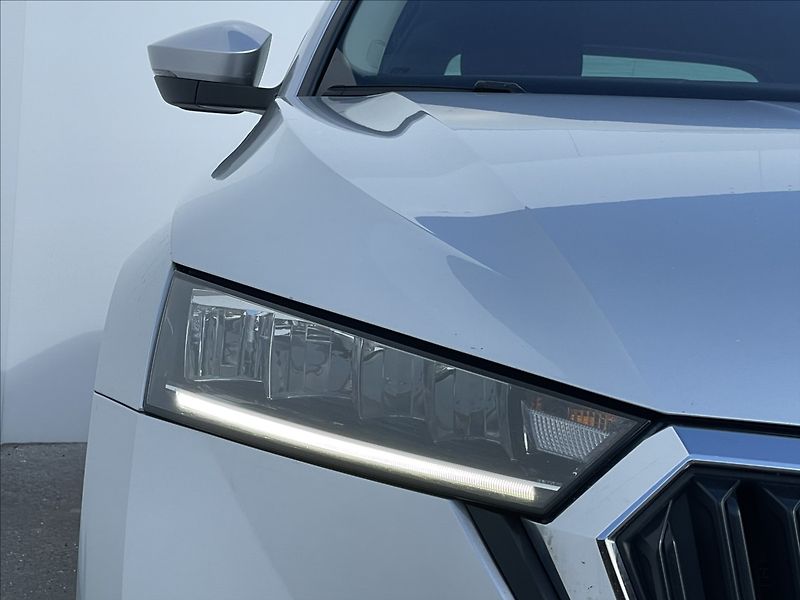 Škoda Octavia 2,0 TDI Combi Ambition Plus - fotka 20 z 23