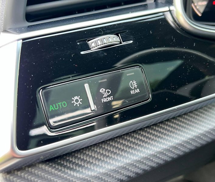 Audi Q7 (2024) S-LINE 50 TDI QUATTRO V ZÁRUCE - fotka 17 z 52
