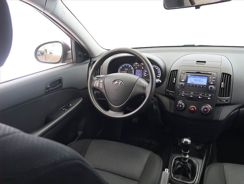 Hyundai i30 (2008) 1.4 CVVT, Serv.kniha, po STK - fotka 7 z 15