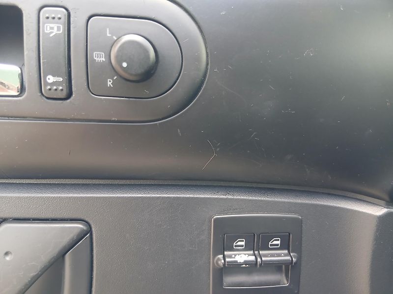 Volkswagen New Beetle 1.6i KLIMA NEHAVAROVANÉ - fotka 9 z 31