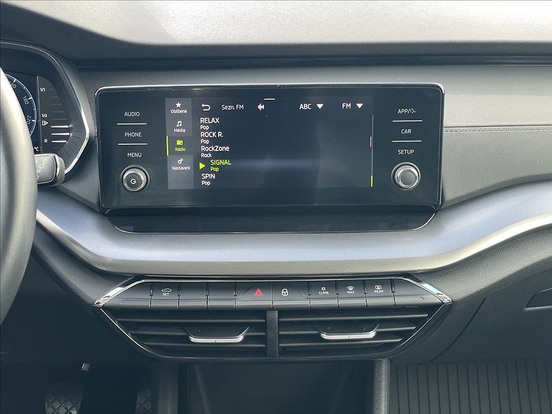 Škoda Octavia 1,5 TSI Combi Ambition Plus - fotka 12 z 23