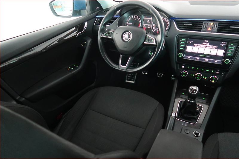 Škoda Octavia (2014) 2.0 TDI, 4X4, Navi, Xenony - fotka 7 z 20