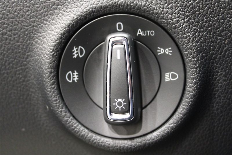 Škoda Superb 2,0 TSI 200 KW Sportline 4x4 D - fotka 16 z 35