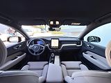 Volvo XC60 B5 AWD PLUS DARK // REZERVACE  - náhled 19