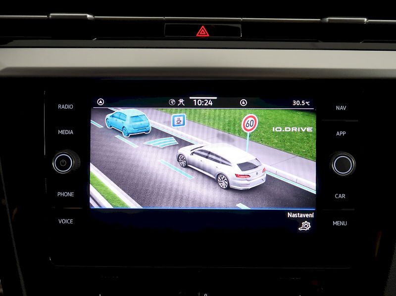 Volkswagen Arteon (2023) SB R-LINE 2.0 TDI 147KW DSG ZÁ - fotka 28 z 37