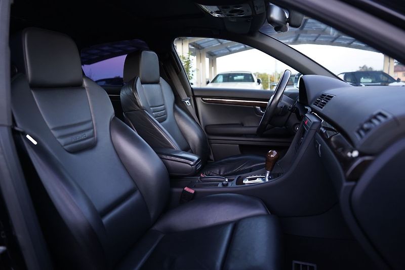 Audi S4 B7 V8 253kW/BOSE/RECARO/MAX VÝ - fotka 29 z 50