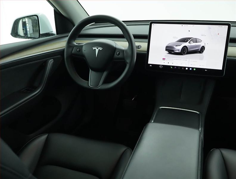 Tesla Model Y (2022) Long Range AWD 79kWh, SoH 92% - fotka 7 z 21