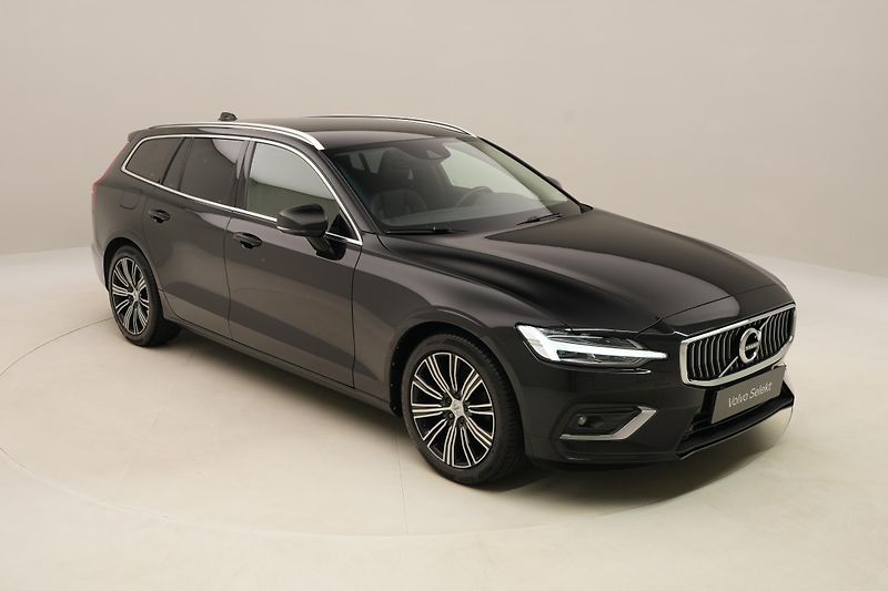 Volvo V60 D3 AWD INSCRIPTION REZERVACE - fotka 17 z 42