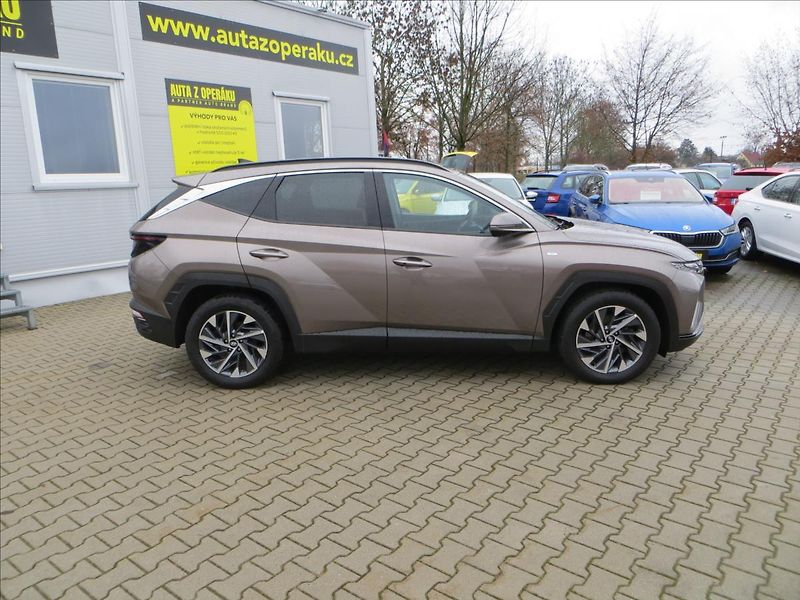 Hyundai Tucson 1,6 T-GDI Freedom 4x4 AT ČR - fotka 9 z 23