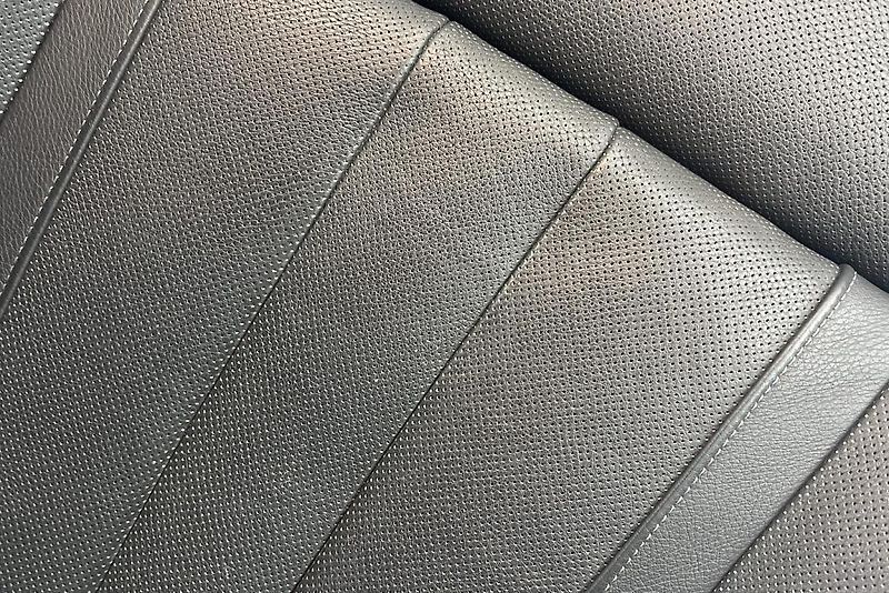 BMW Řada 5 530d xDrive - fotka 13 z 27