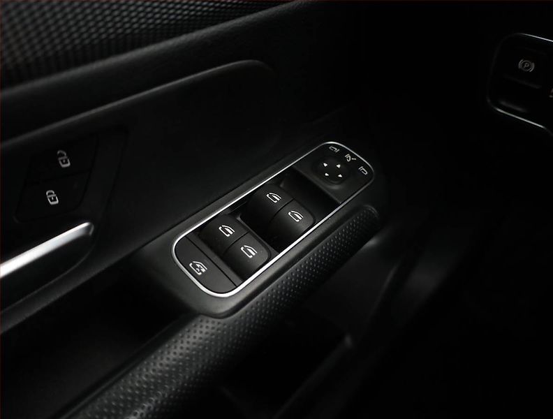 Mercedes-Benz GLB (2021) 200 d 4MATIC - fotka 15 z 20