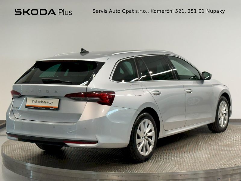 Škoda Octavia (2024) SELECTION PREMIUM EDITION 2.0T - fotka 2 z 32