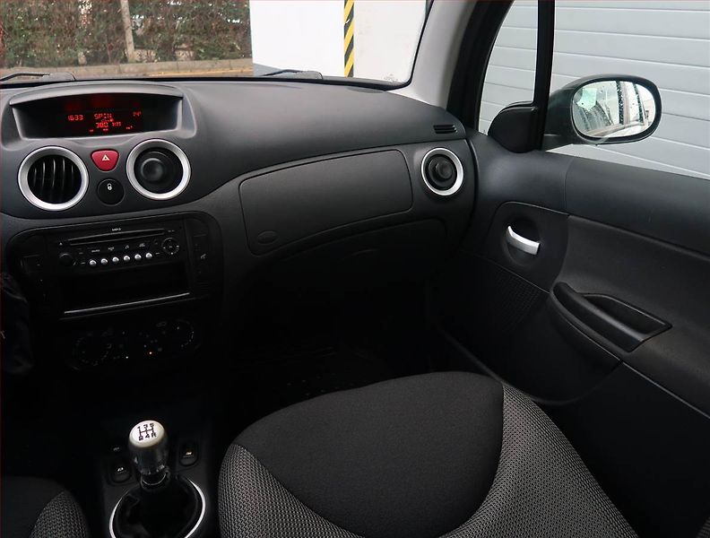 Citroën C3 (2008) 1.1 i, udržované - fotka 8 z 14
