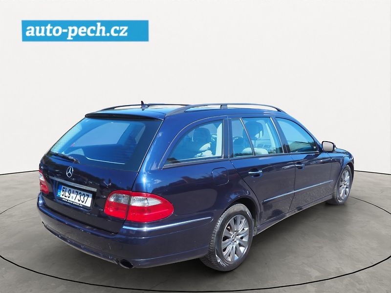 Mercedes-Benz Třídy E (2008) 320 CDI, 4M, AT - fotka 4 z 36