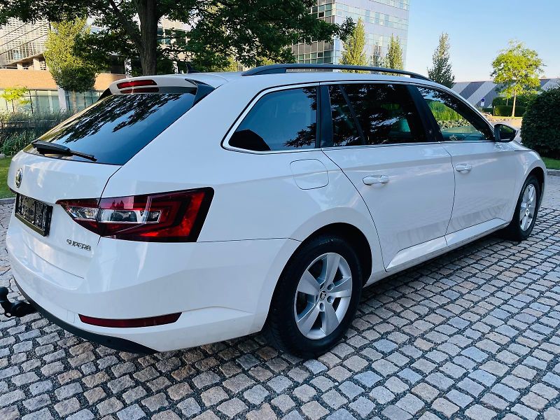 Škoda Superb 2.0TDI 1MAJITEL TAŽNÉ SERVISKA - fotka 10 z 44