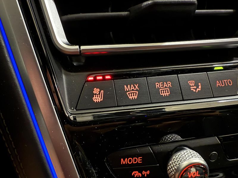 BMW Řada 8 (2021) 840 XD M-PAKET LASER HUD K360! - fotka 43 z 49
