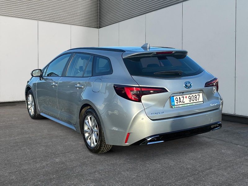 Toyota Corolla (2023) COMFORT 1.8HYBRID 72kW CZV DPH - fotka 4 z 11