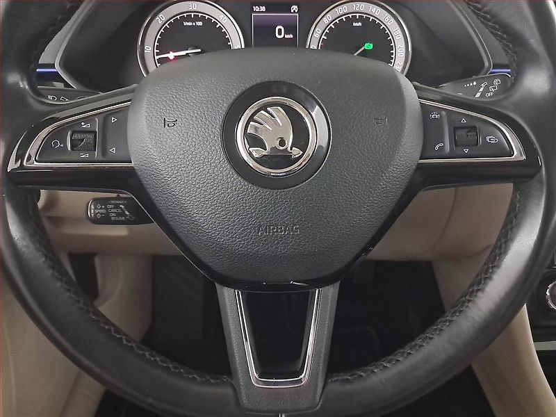 Škoda Superb (2015) Laurin&Klement 2.0 TDI - fotka 22 z 30