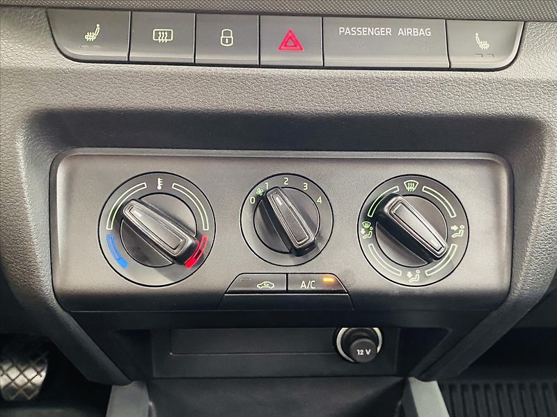 Škoda Fabia 1,2 TSI 66kW Active Plus - fotka 15 z 20