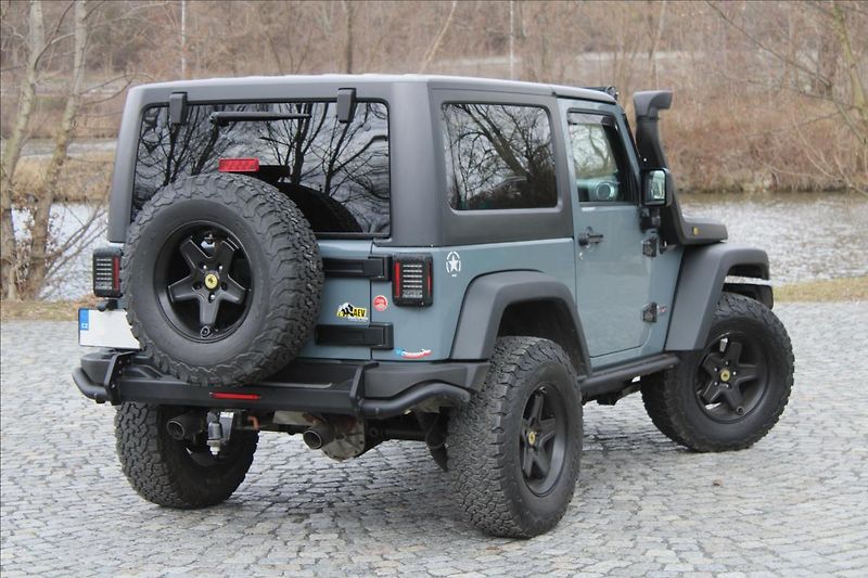 Jeep Wrangler 2.8 CRD/10th-Anniversary/CZ - fotka 3 z 49