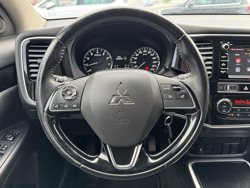 Mitsubishi Outlander (2019) 2.0i Mivec Navi Kamera - fotka 7 z 50