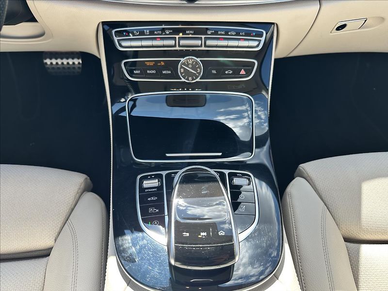 Mercedes-Benz Třídy E E 220d 4MATIC ALL TERRAIN - fotka 13 z 14