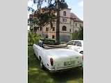 Luxusní vozy se v sobotu 4. května sjely na zámek do Lnář. Převládala auta značky Rolls Royce.