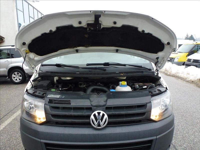 Volkswagen Transporter 2,0 TDi 9 míst - fotka 26 z 36