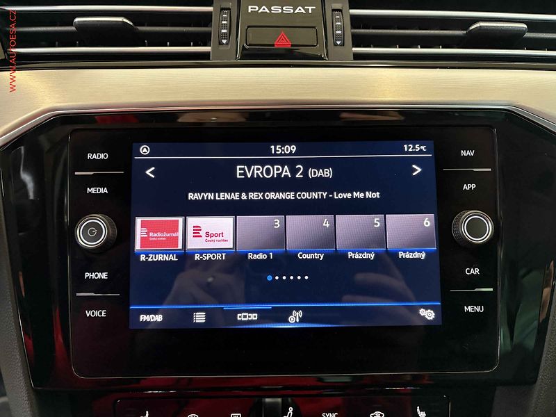 Volkswagen Passat (2020) 2.0TDi, ELE, DSG, LED - fotka 13 z 17