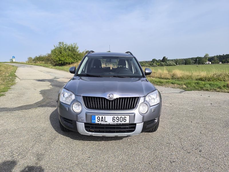 Škoda Yeti (2010) 1.2 TSI  DOLOŽENÉ KM - fotka 8 z 27